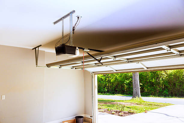 Top rated local Garage Door Panel Replacement specialists in Stinnett, TX